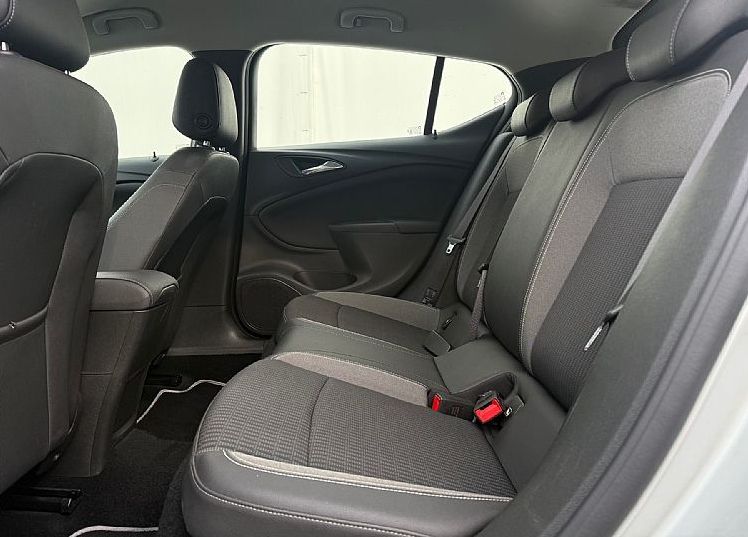 Zunanja slika - Opel Astra - 1.2 TURBO 81KW S S Elegance - 9