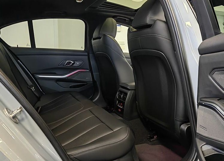 Zunanja slika - BMW Serija 3 - : LIMO-320d-XD-M-PAKET-STR-OKNO-WIDES-KAMERA-ACC-19C - 13