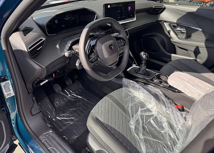 Zunanja slika - Peugeot 2008 - ALLURE PureTech 100 + Bon za zimske gume - 6