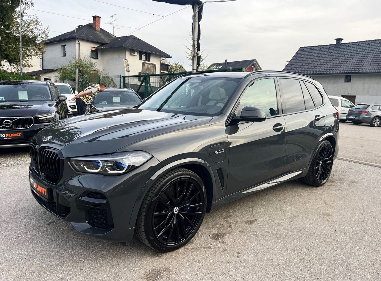 Zunanja slika - BMW X5 - serija : xDrive45e M SPORT LASER ACC PANO HEADuP ALU22 - 4