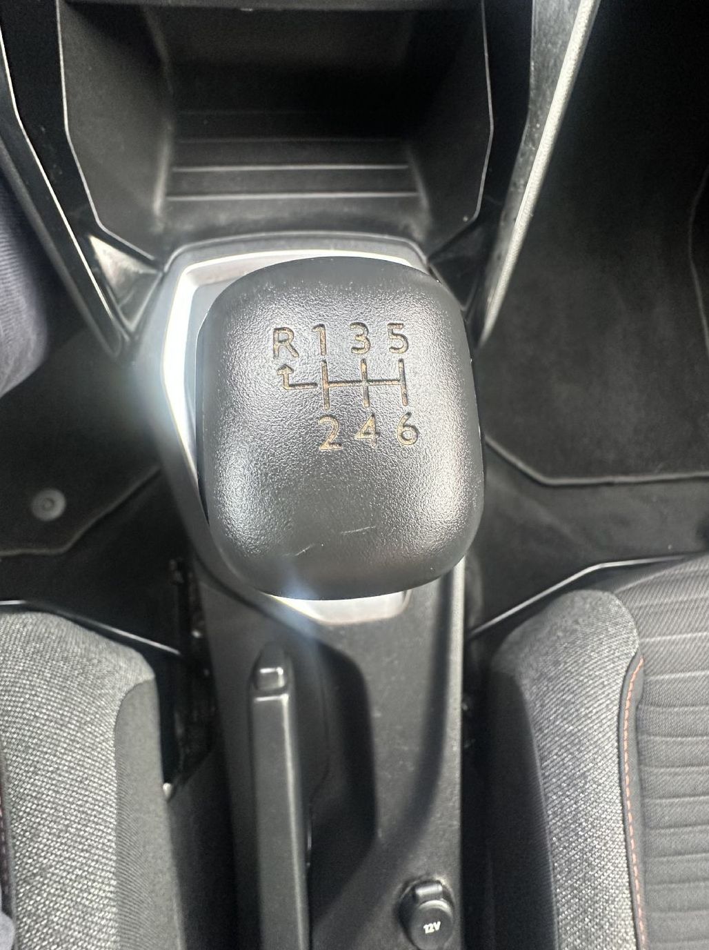 Zunanja slika - Peugeot 2008 - 1.5 BLUEHDI 130 ACTIVE.KAMERA.NAVI.LED.SAMO 90.000 - 12