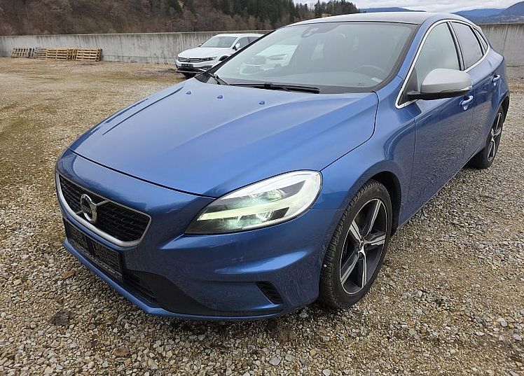 Zunanja slika - Volvo V40 - T3 A R-Design Polar+ FULLED•PANOR•GRETJE•KAMER•17C - 2