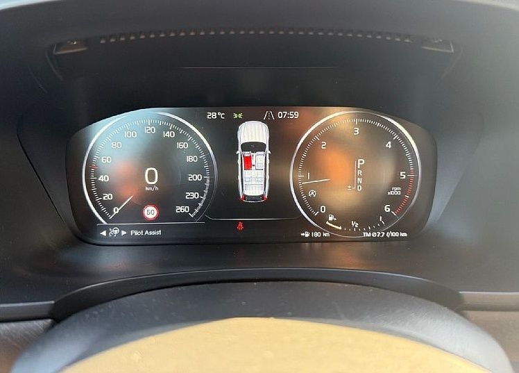 Zunanja slika - Volvo V90 Cross Country - D4 AWD AUT Edition Pro NAVI KLJUKA KAMERA - 17
