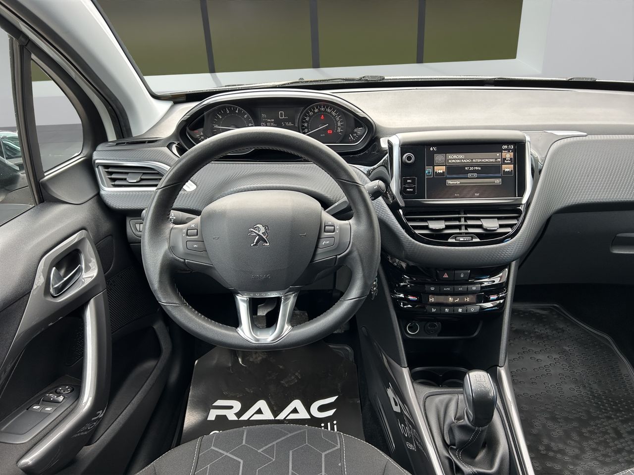 Zunanja slika - Peugeot 2008 - Allure 1,2 PureTech - 8