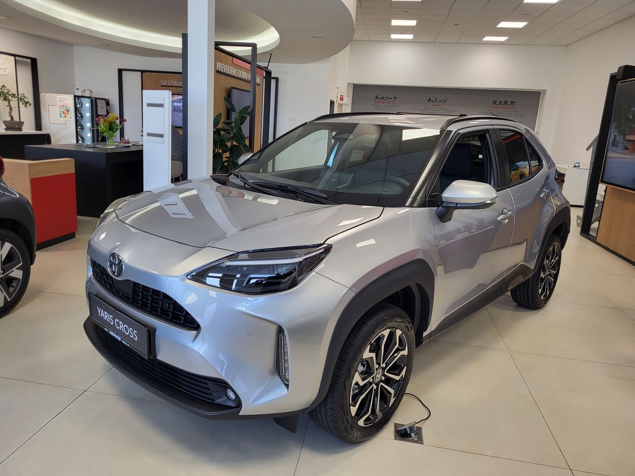 Zunanja slika - Toyota Yaris Cross - 1.5 HEV Sport Assist - 3