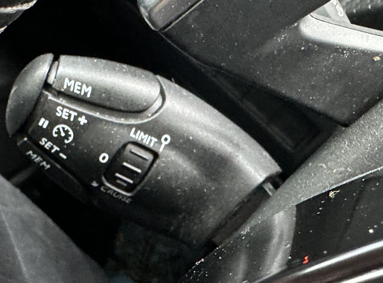 Zunanja slika - Peugeot 2008 - 1.5 BLUEHDI 130 ALLURE PACK.KAMERA.USNJE.NAVI - 12