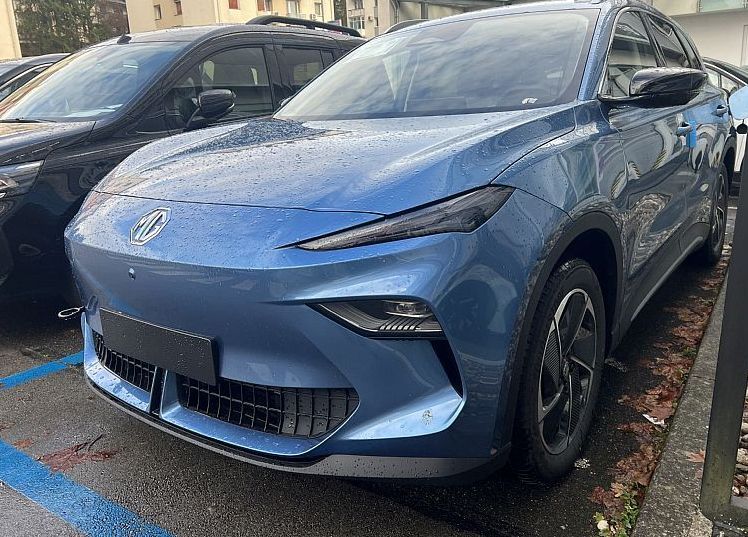 Zunanja slika - MG MGS5 EV - Luxury 64kW 7 let tovarniške garancije NA ZALOGI - 3