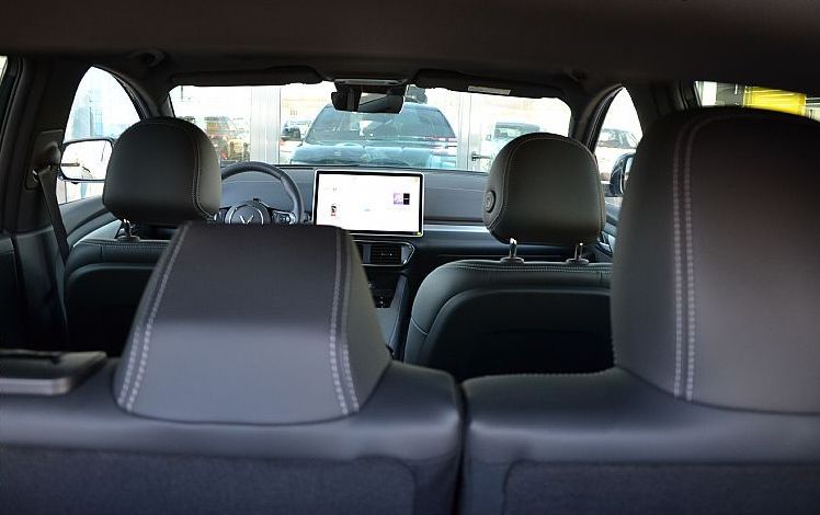 Zunanja slika - Vinfast VF8 - VIN FAST V8 PLUS  4X4 - 7