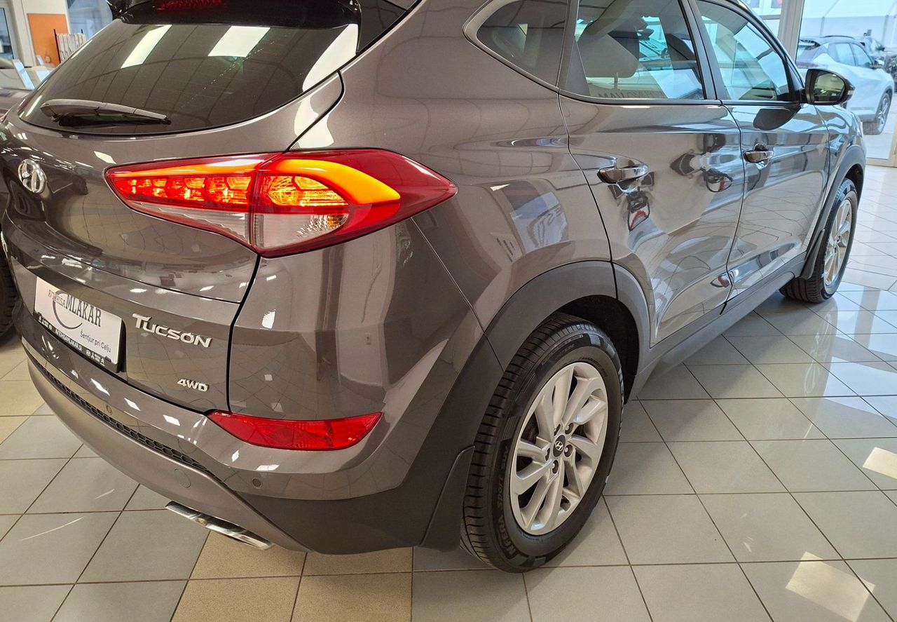 Zunanja slika - Hyundai Tucson - 4WD 2.0 CRDi Style-SLO-ODLIČEN- - 4