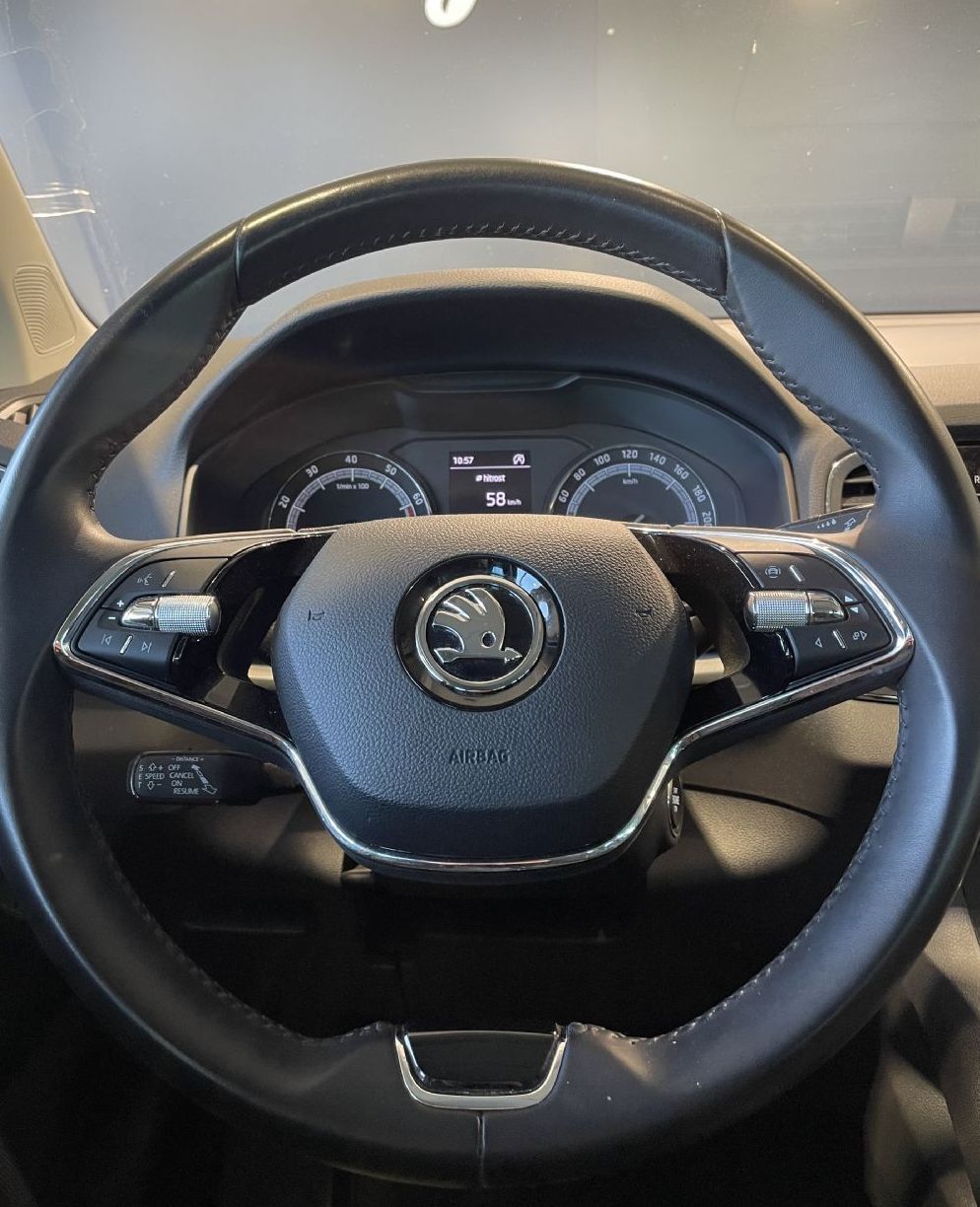 Zunanja slika - Škoda Karoq - 1.LASTNIK-SLO-KEYLESS-KAMERA-RADAR-ALU - 7
