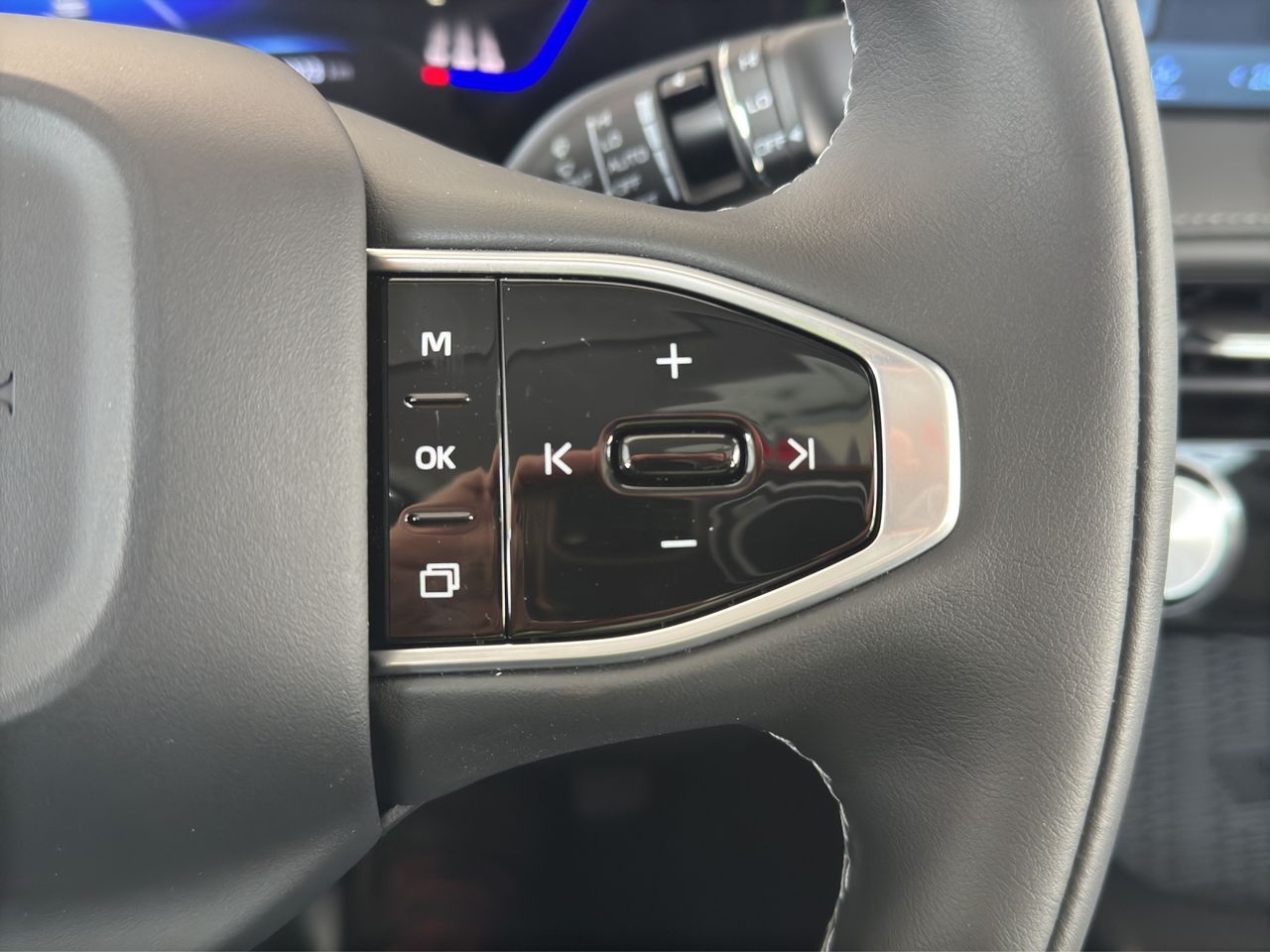 Zunanja slika - Dongfeng Huge - 1.5T EXECUTIVE + 360 + KAMERA + RADAR + PANO +ADAS - 16