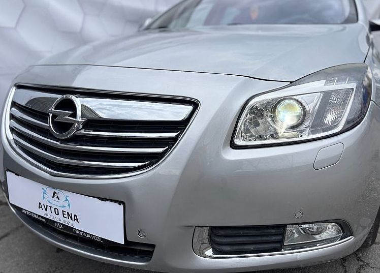 Zunanja slika - Opel Insignia - 2.0 CDTI 118KW AWD - XENON - GRETJE - PDC - 2