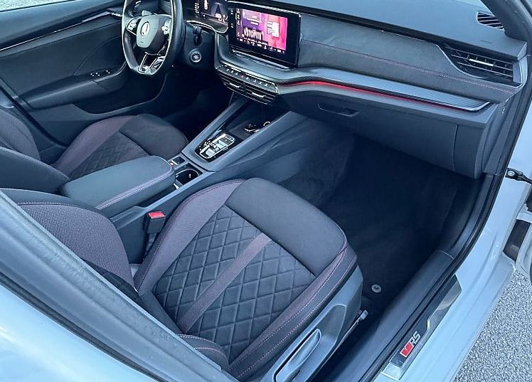 Zunanja slika - Škoda Octavia - RS 2.0 TSI 245ks °FULL LED° °AUT+F-1° °19-COL° - 9