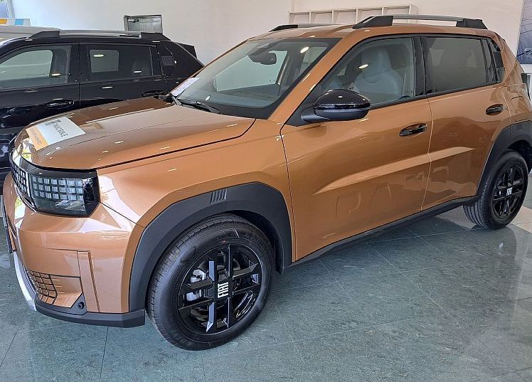 Zunanja slika - Fiat Grande Panda - 1.2 T-Gen3 110 AT 6 Icon + style + tech paket - 2