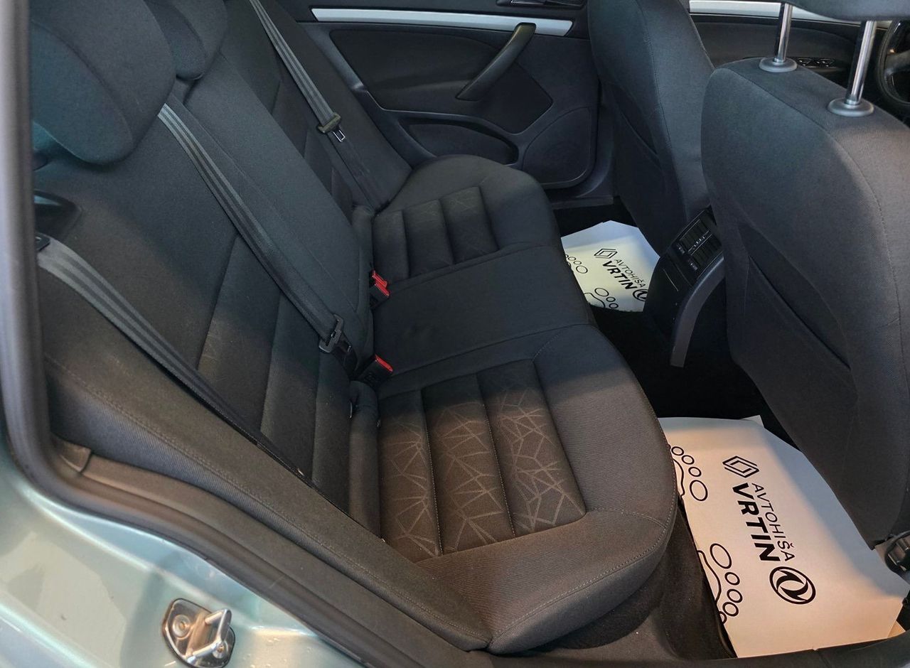 Zunanja slika - Škoda Octavia - Combi 1.6 CR TDI DPF Active - 19