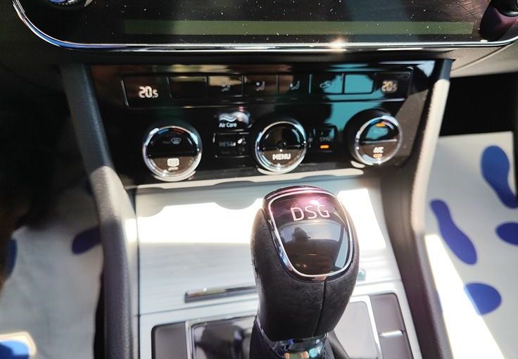 Zunanja slika - Škoda Superb - 2.0 TDI  Combi DSG 110 kW PDC-ACC-MRTVI KOT - 12