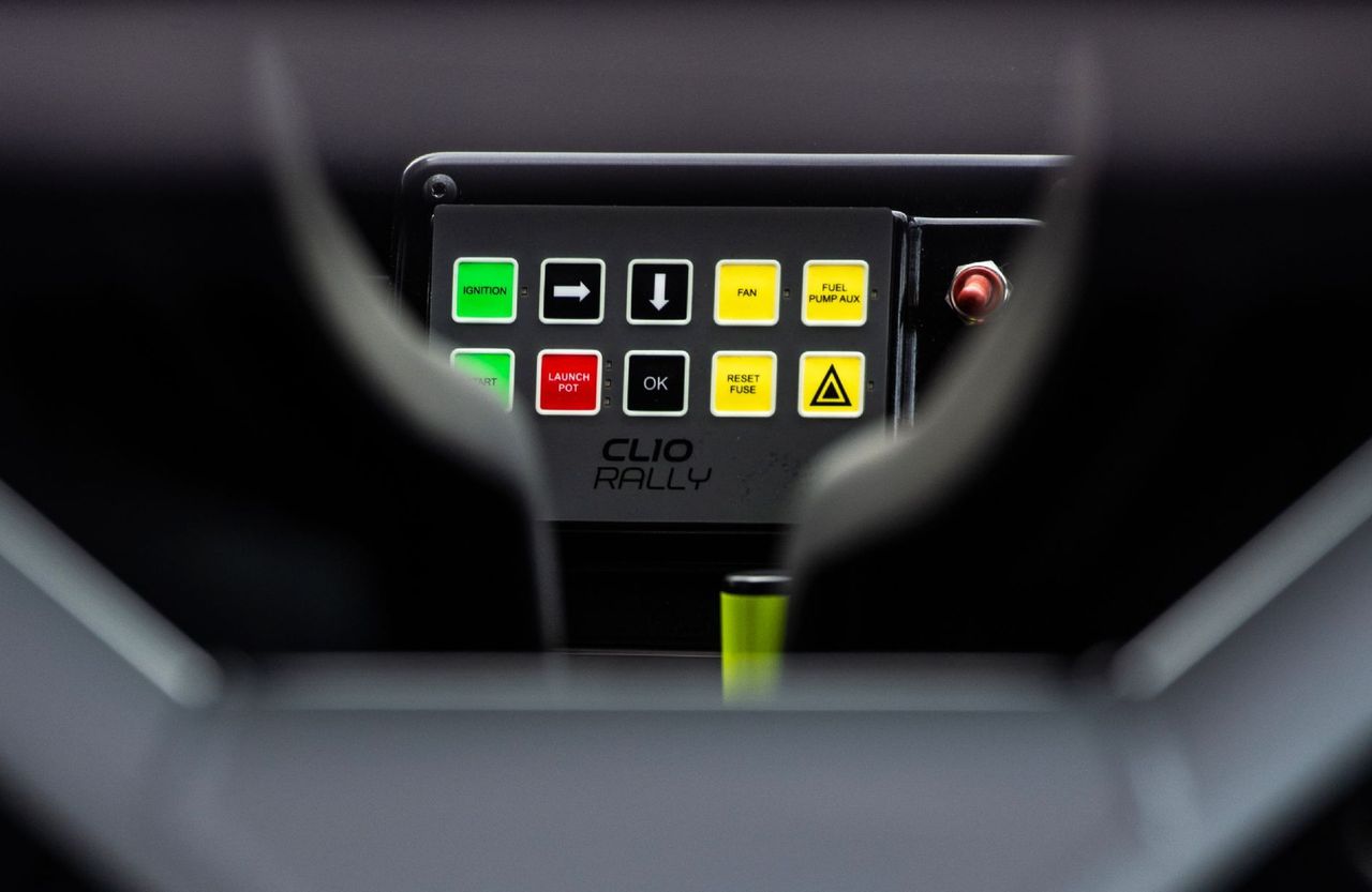 Zunanja slika - Renault Clio - RALLY 3 - 7