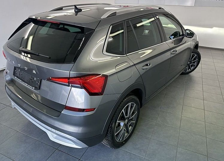 Zunanja slika - Škoda Kamiq - Scout 1.5 TSI 110kW.NEMŠKI.KAMERA.LED.NAVI.2024 - 15