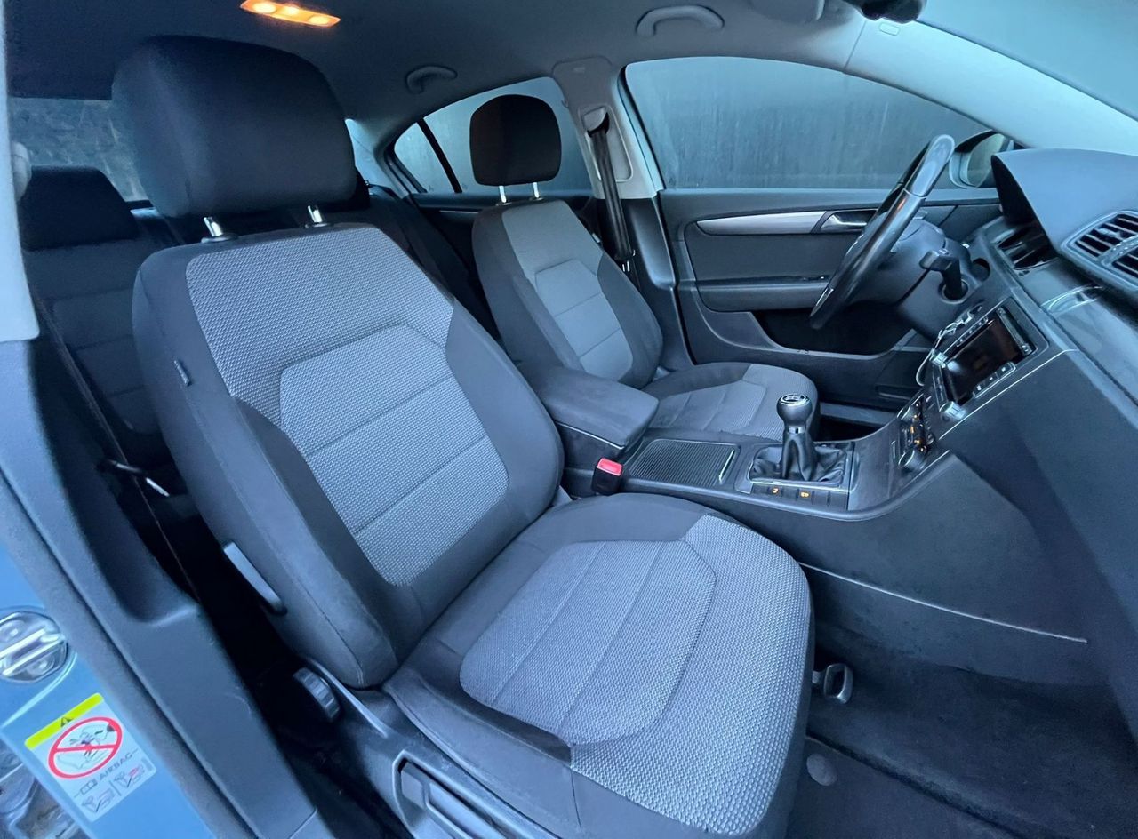 Zunanja slika - VW Passat - 2.0 TDI Comfortline 103kW-2xPDC-ALU-ZELO LEP... - 11