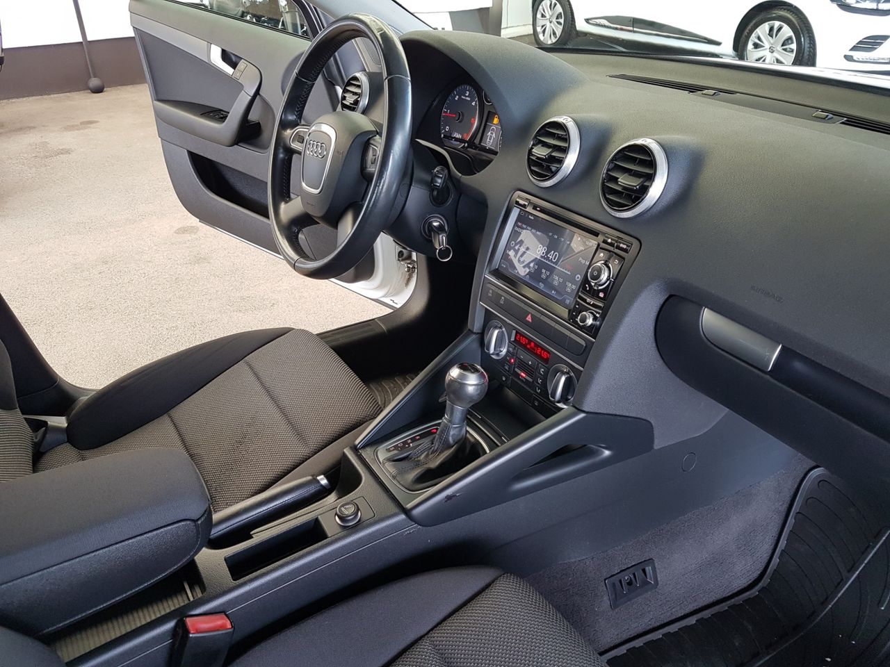 Zunanja slika - Audi A3 - 1,6 TDI AUT. - 10