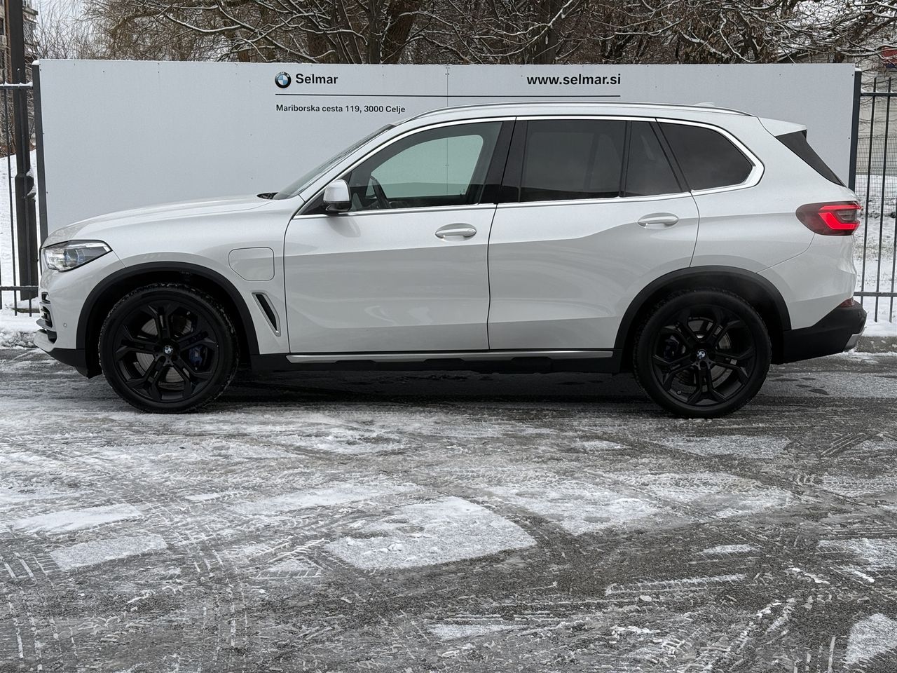 Zunanja slika - BMW X5 - xDrive45e - 3