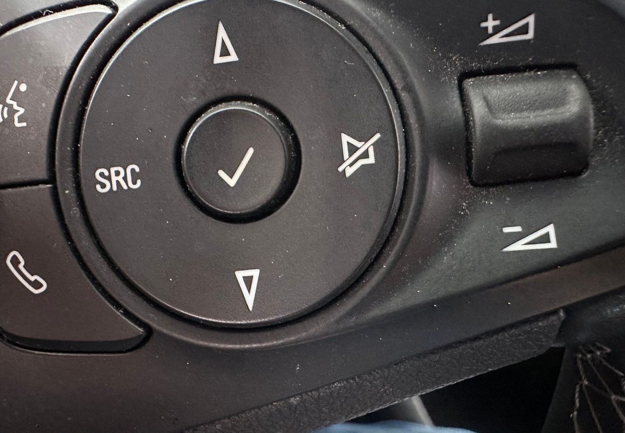 Zunanja slika - Opel Crossland - 1.2  BENCIN.KAMERA.LED.USNJE.NAVI.SAMO 73.000KM. - 4