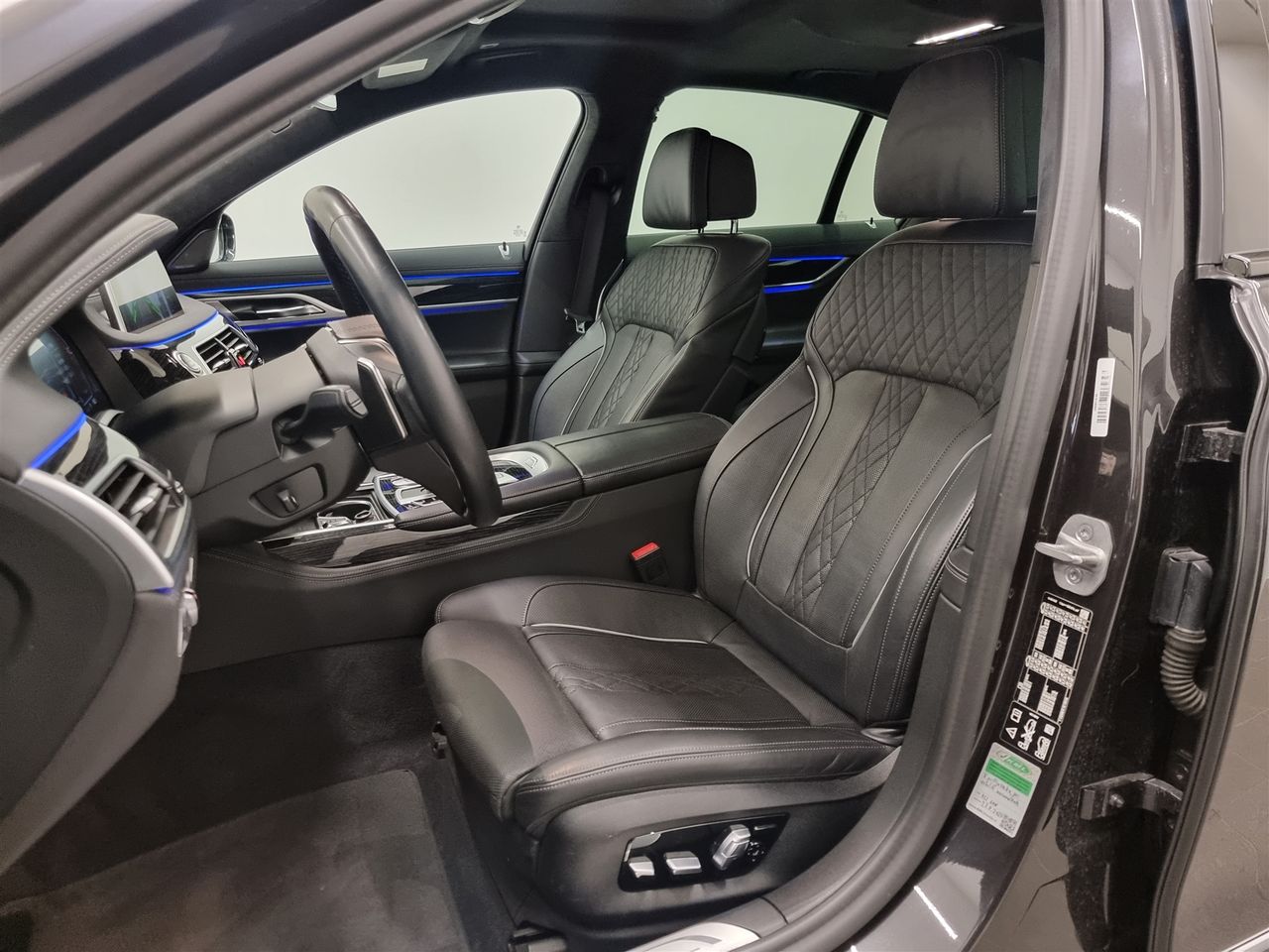 Zunanja slika - BMW Serija 7 - 730d xDrive - 14