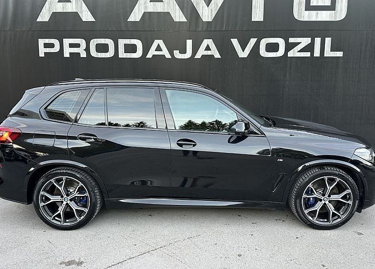 Zunanja slika - BMW X5 - serija : 45e MSPORT-VK-KAM360-NAVI-21COL-ACC-SAMO 44.285KM - 3