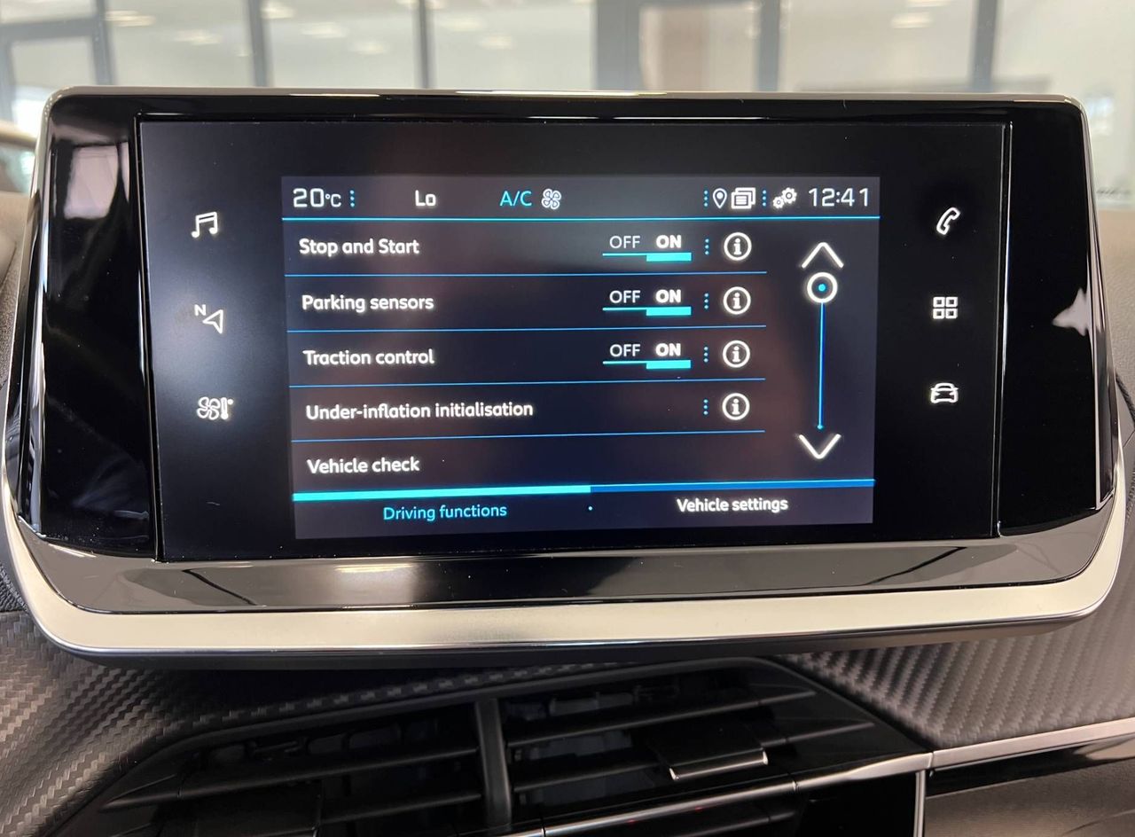 Zunanja slika - Peugeot 2008 - 1.2-JAMSTVO-1.LASTNIK-ODLIČEN-OBROK ŽE OD 137€ - 15