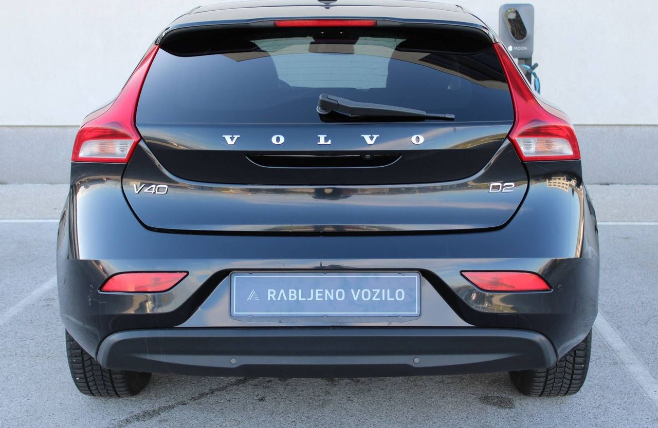 Zunanja slika - Volvo V40 - D2 Momentum PANO KAMERA NAVI PDC AVTO.KLIMA... - 3