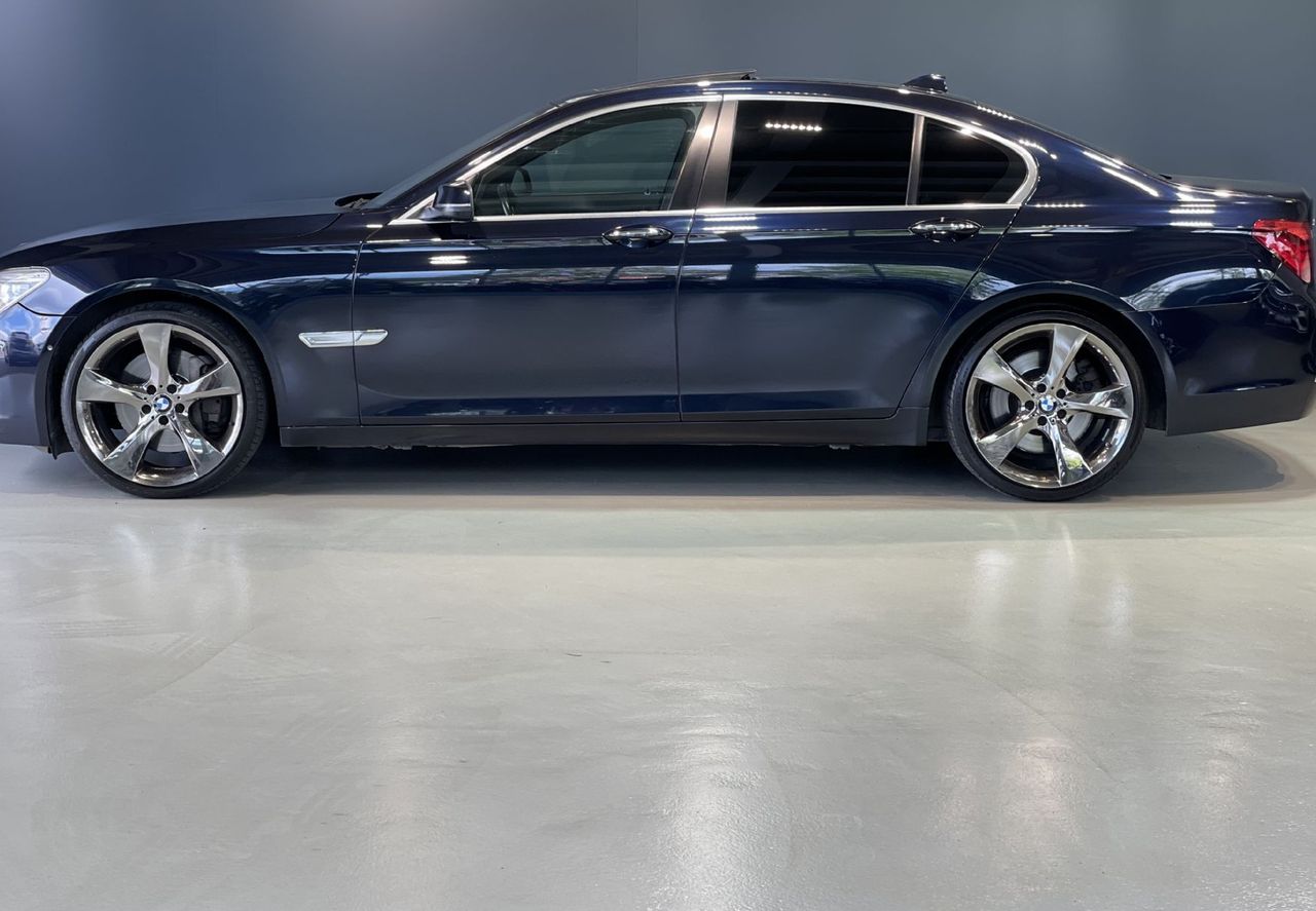 Zunanja slika - BMW Serija 7 - : 750d-xDrive-M OPTIK-NAVIGACIJA-INDIVIDUAL-MEMORY - 5