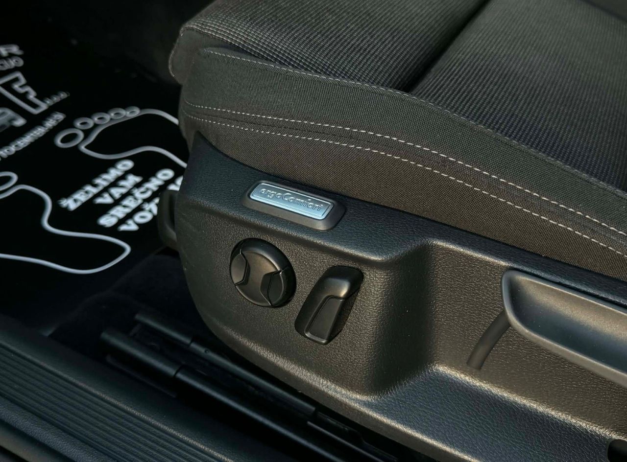 Zunanja slika - VW Passat - Variant 2.0 TDI-DSG-H LINE-NAVI-4X KLIMA-LIZING ZA TUJCE- - 12