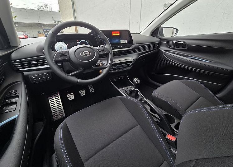 Zunanja slika - Hyundai Bayon - 1.0 T-GDI Comfort Winter AAC - 1.000€ GOTOVINA - 6