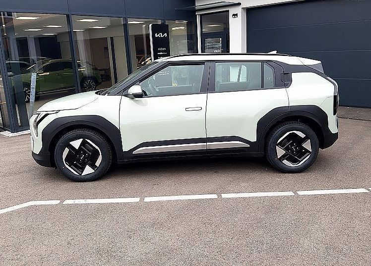 Zunanja slika - KIA EV3 - 58.3 kWh baterija. 150 kW  204 KM  Star - 5