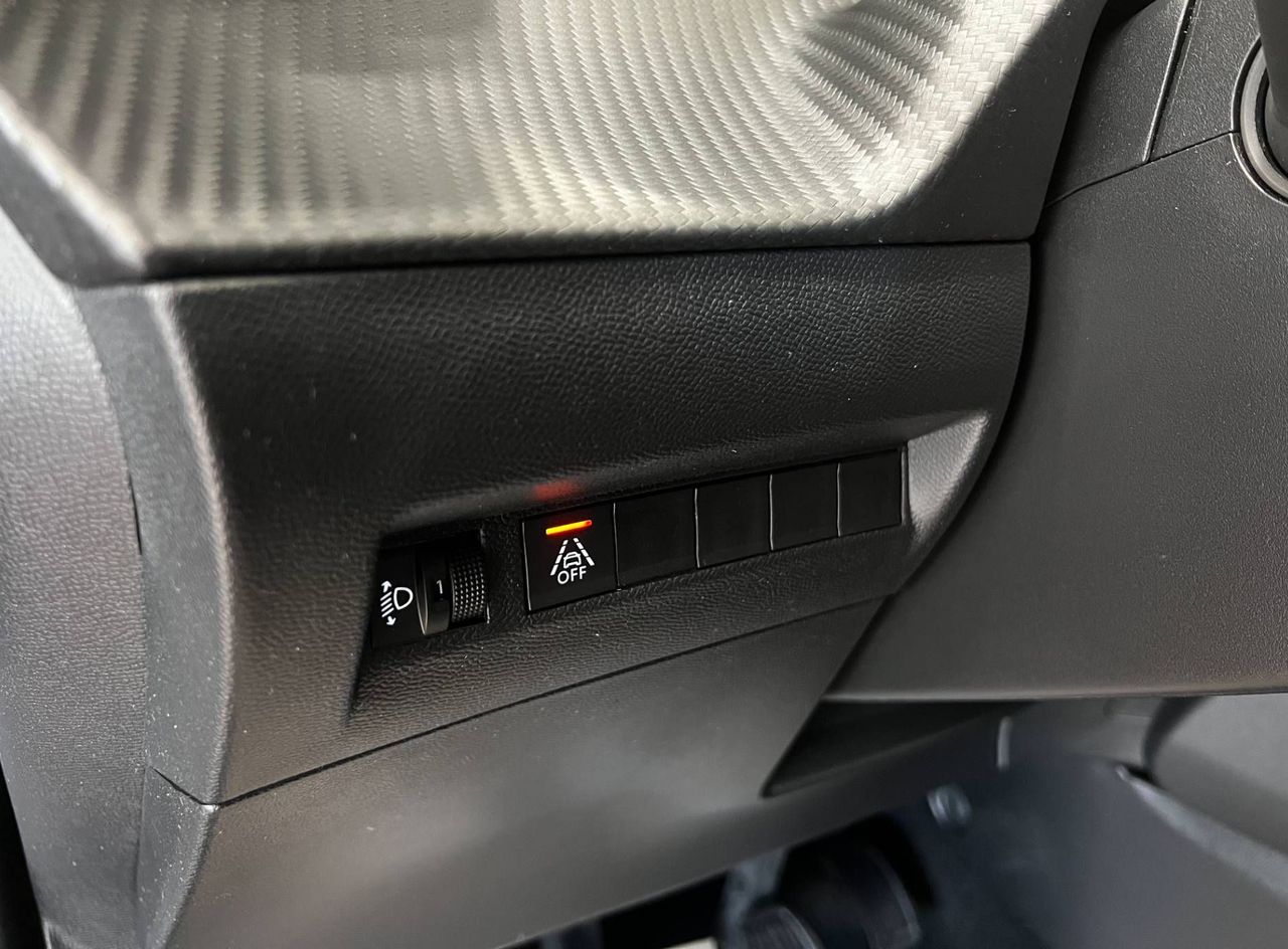 Zunanja slika - Peugeot 2008 - 1.2-100KM-LINE-ASS-NAVI-PDC-TEMP-DIGI-KLIMA-ALU- - 19