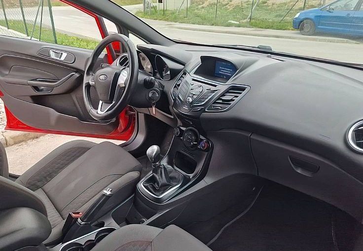 Zunanja slika - Ford Fiesta - 1.5 TDCi 55 kW  ST-LINE HUDA - 10
