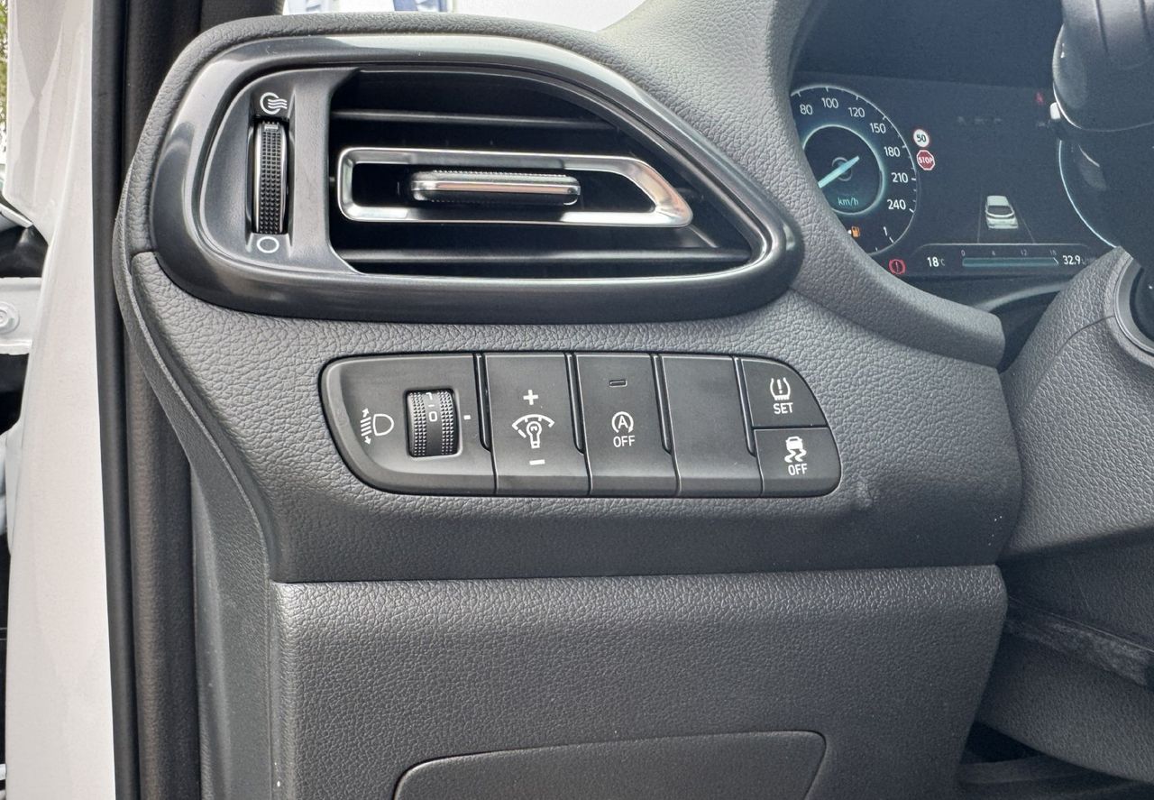 Zunanja slika - Hyundai i30 - 1.5 T-GDI 140 MHEV PREMIUM - 7