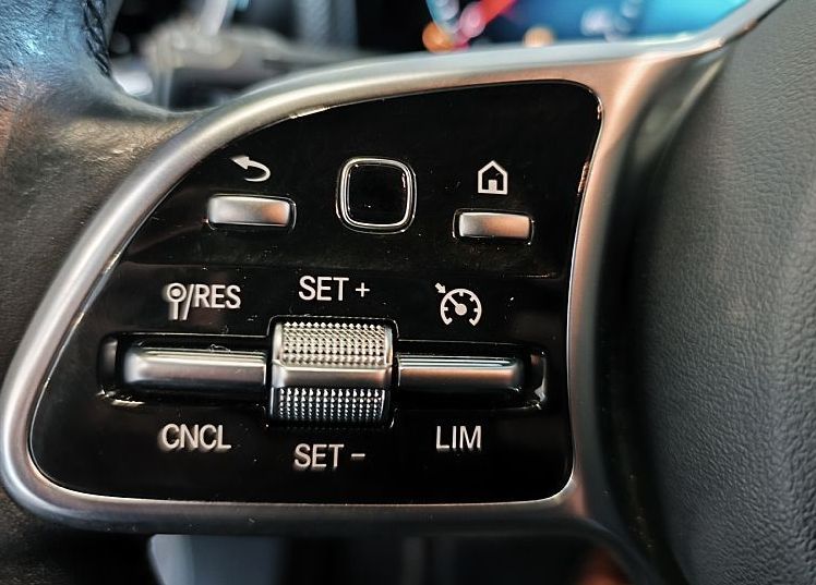 Zunanja slika - Mercedes-Benz A-Razred - A 200 d URBAN-KAMERA-NAVI-DAB-APPLE-OGR.SED.-VIDEO - 11