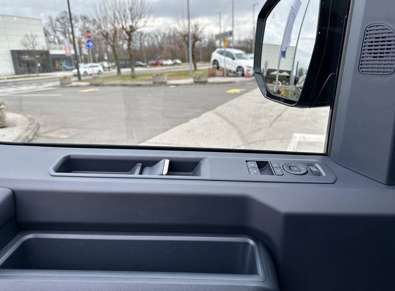 Zunanja slika - KIA PV5 - 71.2 kWh baterija 120 kW 163 KS  Quantum - 13