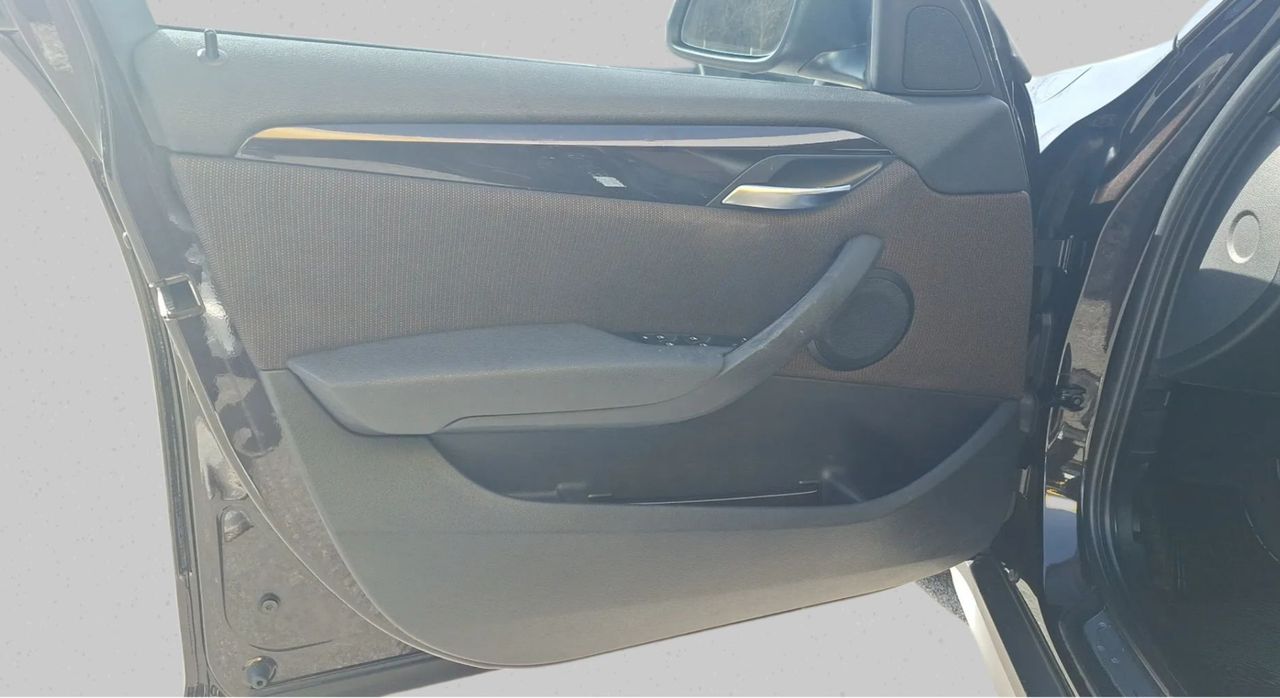 Zunanja slika - BMW X1 - serija :  xDrive18d xLine AUT. 1.lastnik SLO - 13