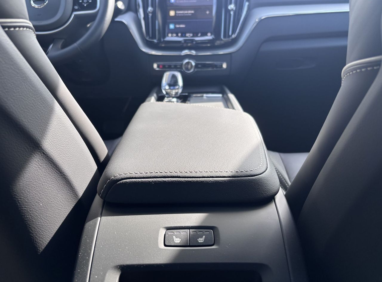 Zunanja slika - Volvo XC60 - B5  P  AWD Plus Dark - 15