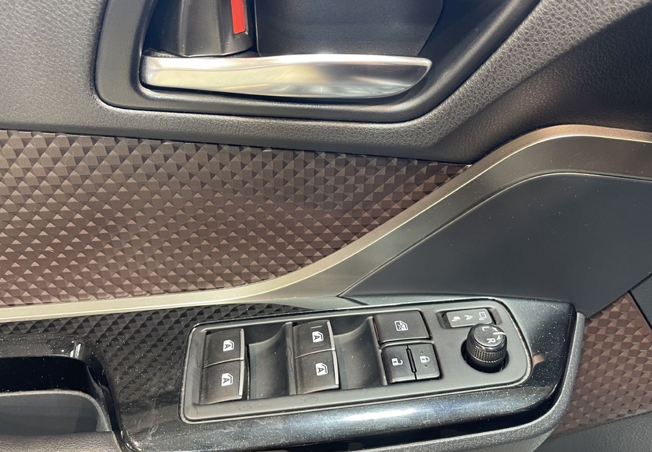 Zunanja slika - Toyota C-HR - KEYLESS-KAMERA-RADAR-LANE-PARK SENZORJI-GRETJE SED - 14