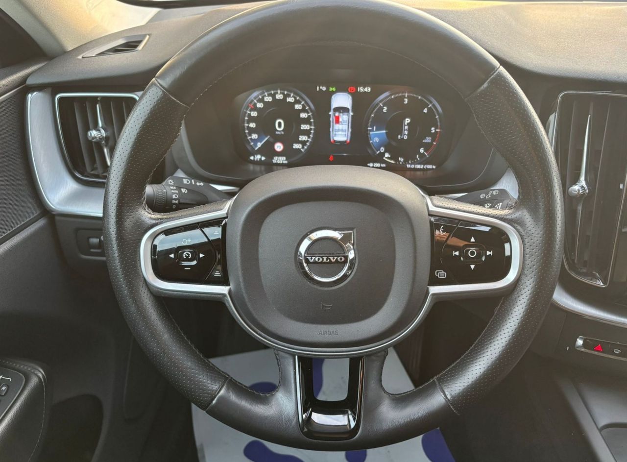 Zunanja slika - Volvo XC60 - D4 AWD AUT Momentum PILOT-KAMERA-MRTVI.KOT-KEYLESS - 10