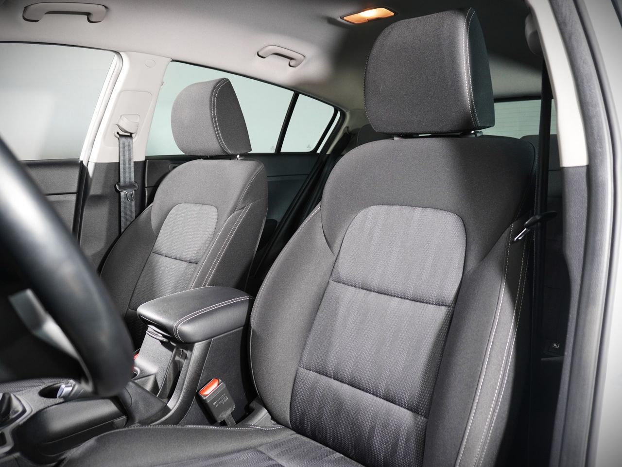 Zunanja slika - KIA Sportage - 2WD 1,6 - 17