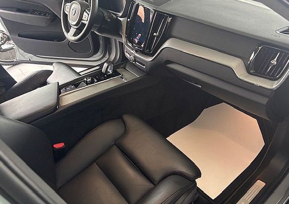 Zunanja slika - Volvo XC60 - B4  P  Plus Dark AT FWD. NAVY. FULL LED.360¨KAMERA - 10