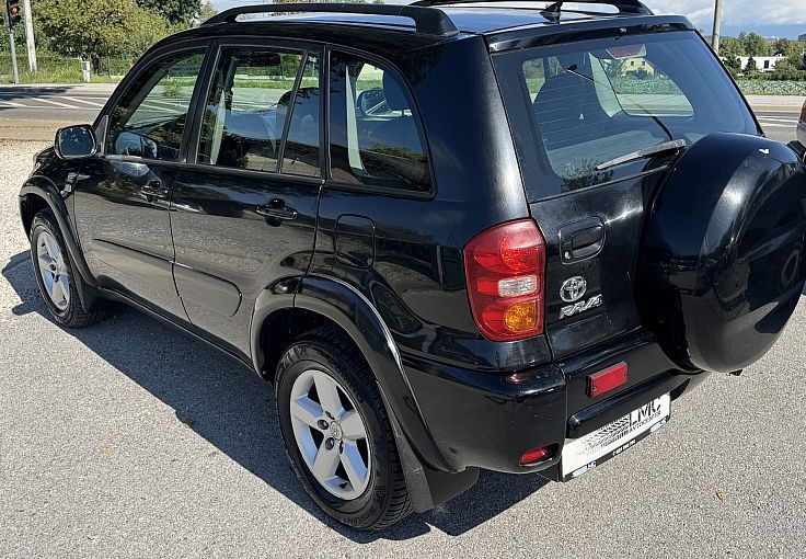 Zunanja slika - Toyota RAV4 - 2.0d 116ks 4x4 °SLO-POREKLO° °SAMO 190.900 km° - 4