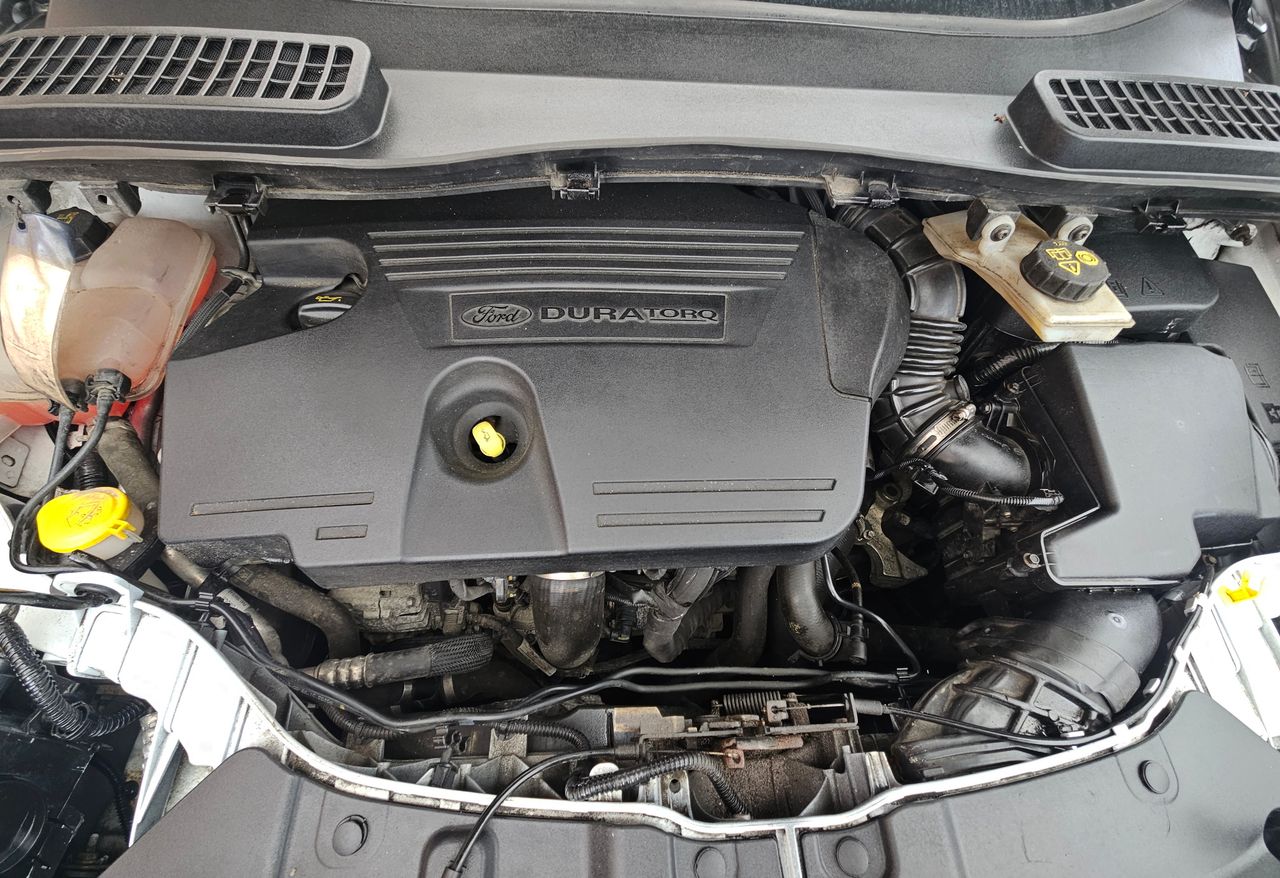 Notranja slika - Ford Kuga - 4x2 2,0 TDCi Titanium - 11