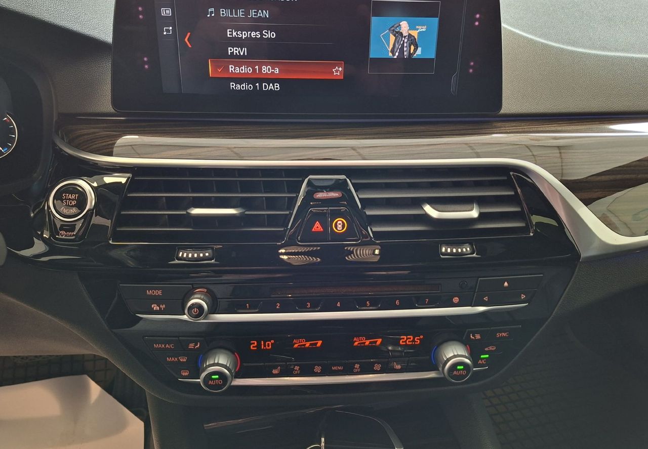 Zunanja slika - BMW Serija 5 - Touring: 520d x Drive aut.SPORT LINE-LED-NAVI-PANORAMA- - 10