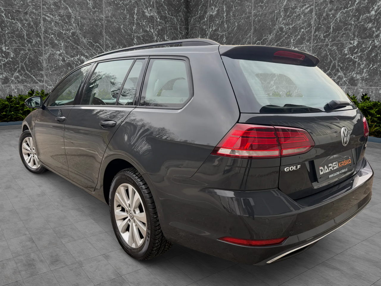 Zunanja slika - VW Golf - 1.6 TDI Comfortline 115PS SLOVENSKI PDC ALU16 - 3