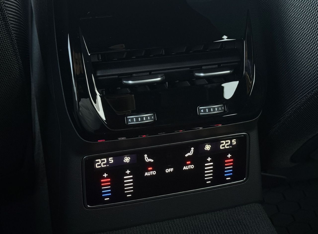 Zunanja slika - Audi A6 - Avant 40 TDI Quattro  S-Line  Matrix  Kljuka - 11